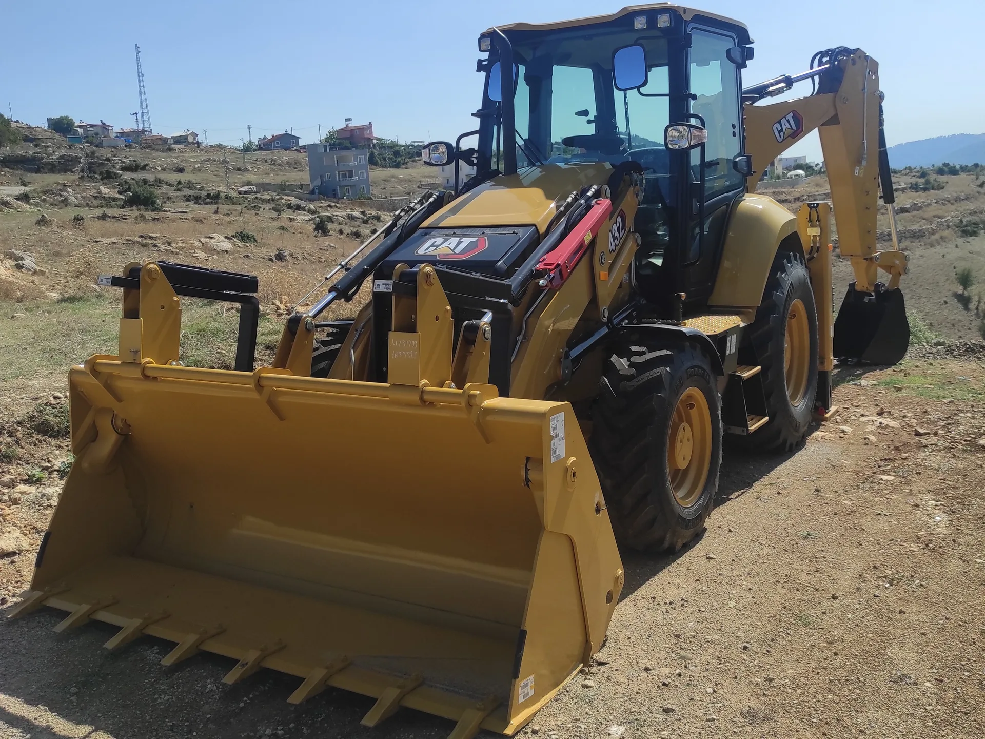 Beko Loder. Mini ekskavatör 22 tonluk paletli ekskavatör ve forklif manitou 18 m - 2